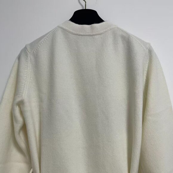 CHANEL Off-White Multi-Pocket Tie-Front Knit Cardigan: A timelessly elegant Fren - Picture 7 of 12